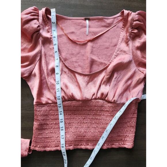 Free People Santiago blouse in Pink Cinnamon long sleeve satin top Size Medium - Picture 9 of 10